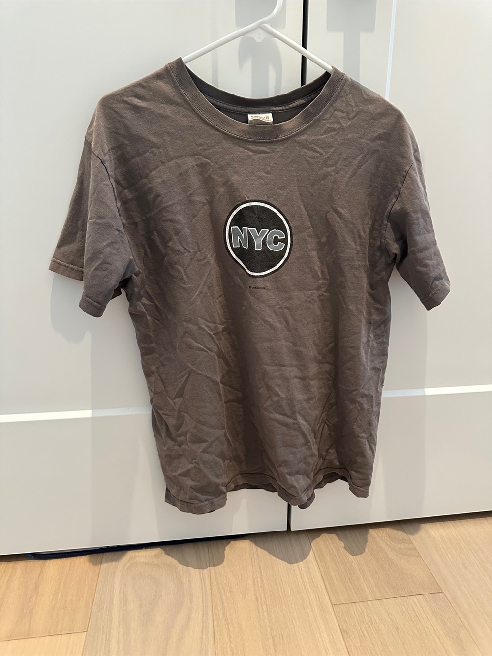 Anvil NYC Circle Logo Short-Sleeve Tee - Brown